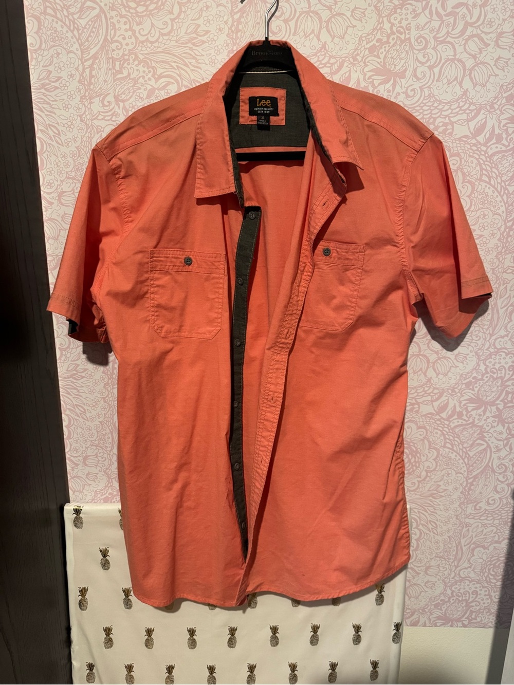 Lee Men's Short Sleeve Button-Up Shirt in Coral Orange